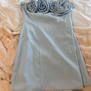 Elegant Light Blue Strapless Dress with Floral Detail